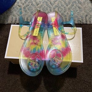 Katy Perry peace jelly sandals